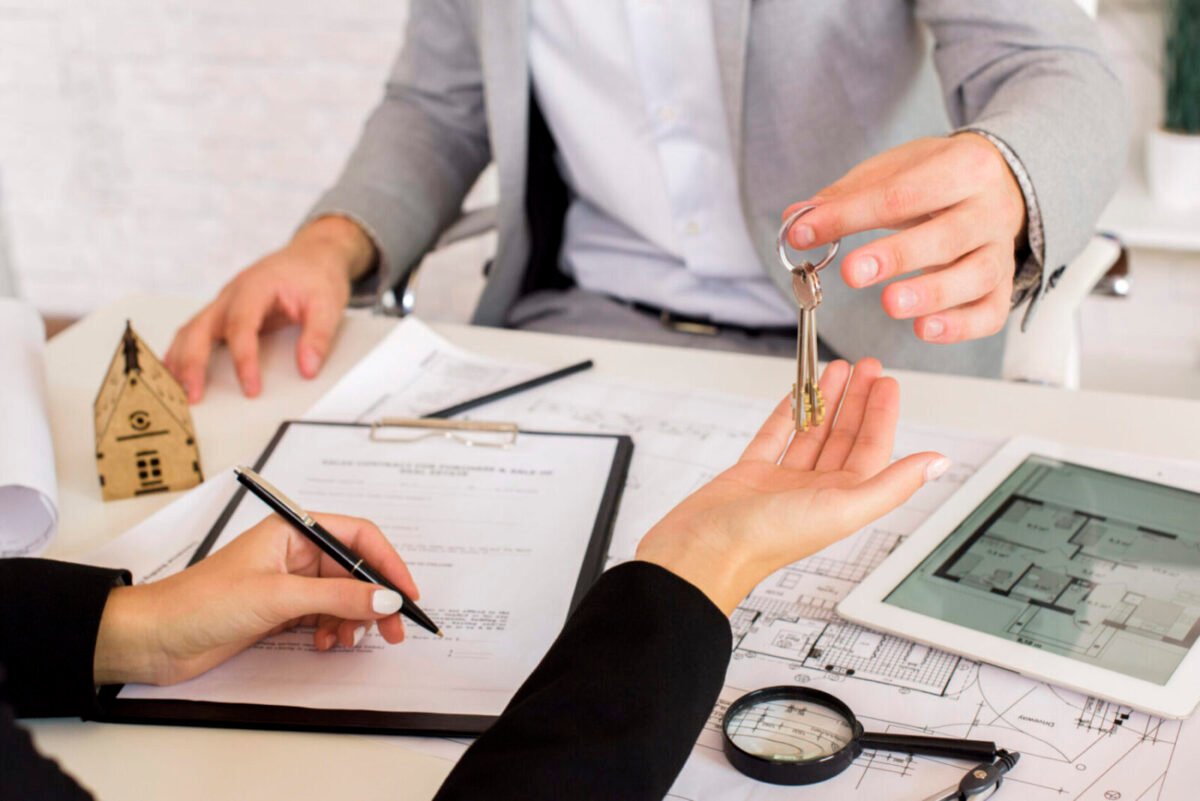 Read more about the article Ce trebuie să știi înainte să semnezi orice contract – Ghid esențial